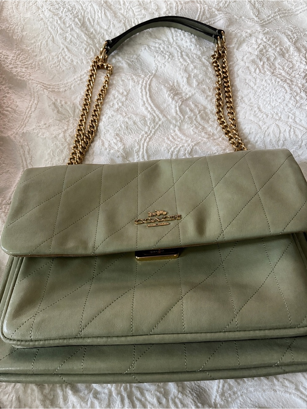 Coach Quilted Shoulder Bag in pistachio/olive - Picture 2 of 7